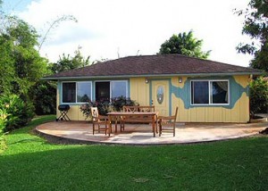 Whispering Bamboo Cottage, Maui Ocean Breezes - Maui, Hawaii, USA Whispering Bamboo Cottage, Maui Ocean Breezes on Maui, Hawaii, USA