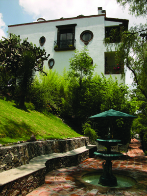 Grounds at La Puertecita boutique hotel - San Miguel de Allende, Guanajuato, Mexico Lush grounds at La Puertecita boutique hotel in San Miguel de Allende, Guanajuato, Mexico