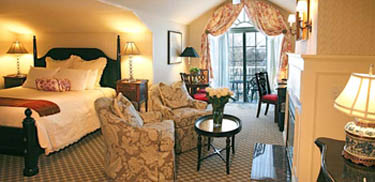 elegant guest room, Saybrook Point Inn - Old Saybrook, Connecticut, USA Elegant guest room at the luxury green Saybrook Point Inn in Old Saybrook, Connecticut, USA