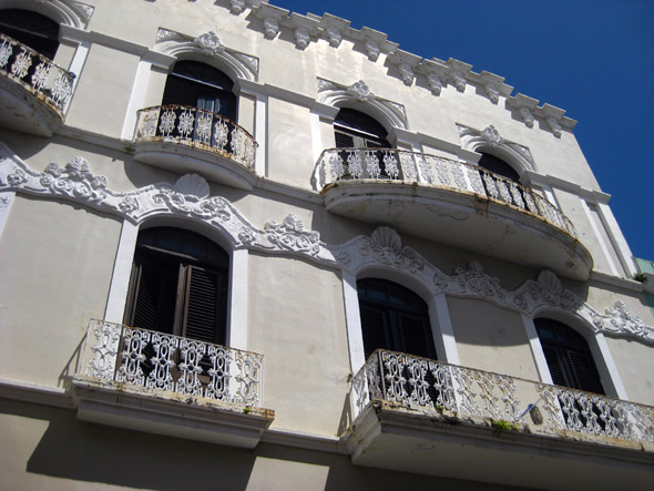 Spanish colonial building, Old San Juan - Puerto Rico